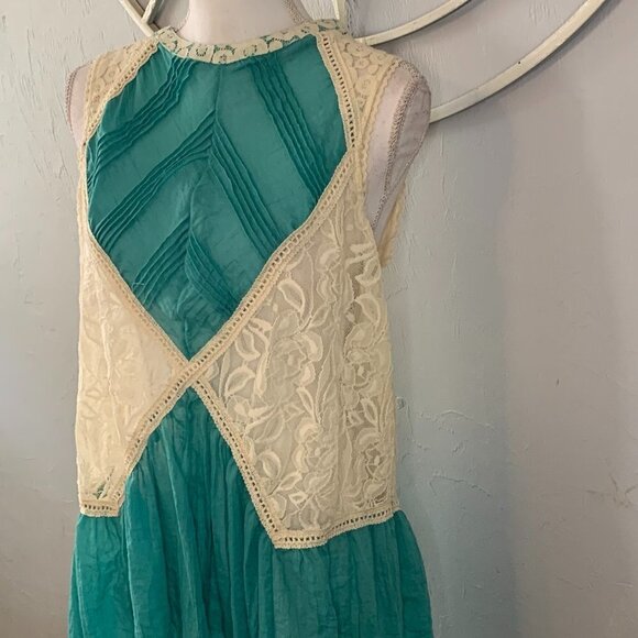 UMGEE Boho Sleeveless Lace Top - Picture 3 of 8